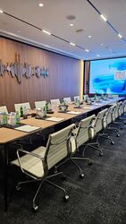 gateway-west photo thumbnail #2